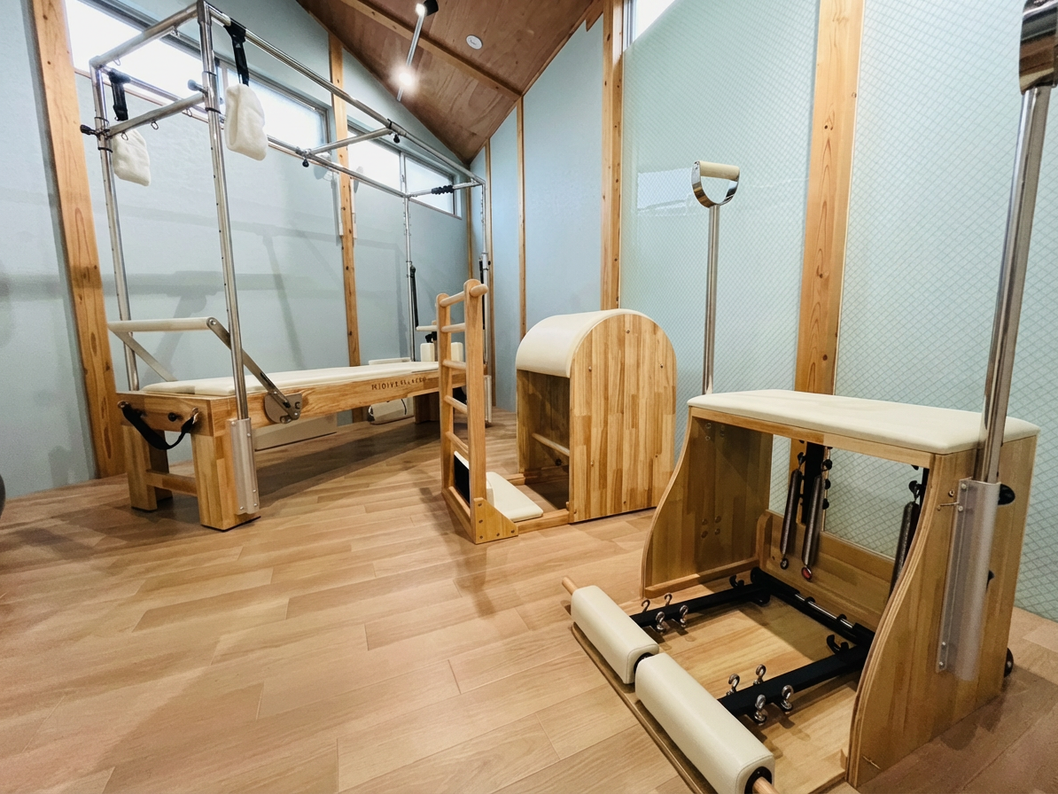 Apply_a_natural_filter_to_the_entire_image_that_en-1765348997285