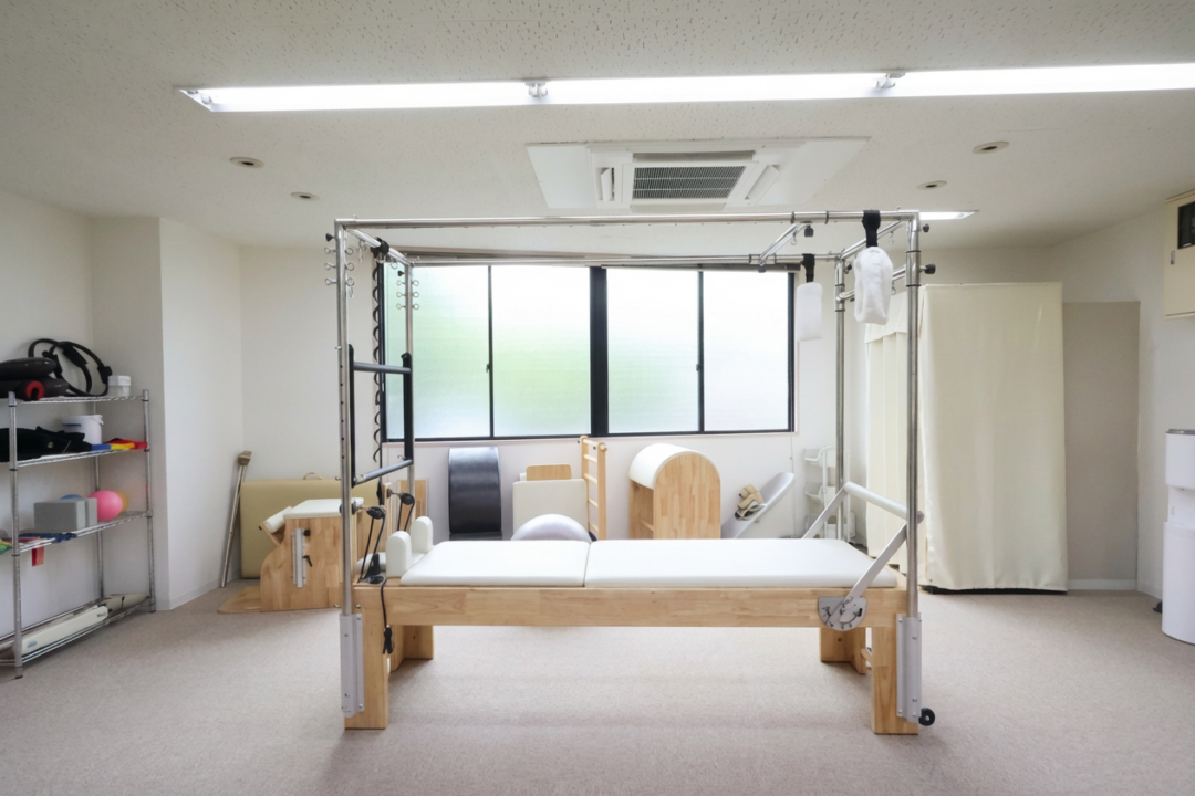 Apply_a_stylish_retouch_to_the_image_while_keeping-1765173335794