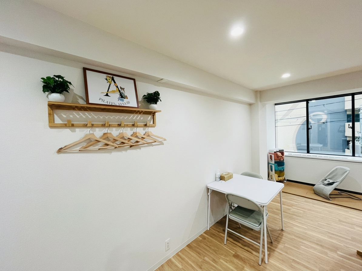 Enhance_the_brightness_and_clarity_of_the_entire_i-1765257882470