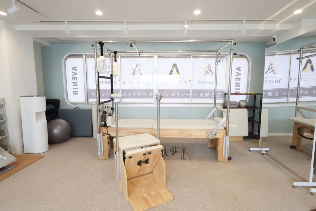 Enhance_the_image_by_applying_a_stylish_retouch_wh-1765173417903