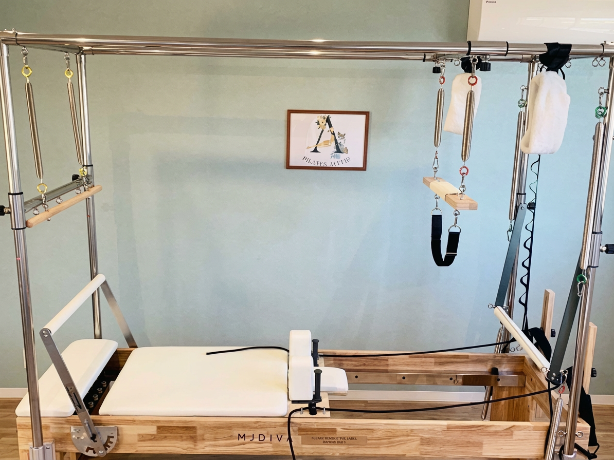 Enhance_the_overall_brightness_and_clarity_of_the_-1765076899700