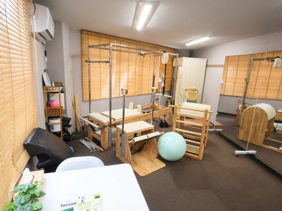 Enhance_the_overall_brightness_and_clarity_of_the_-1765174928495