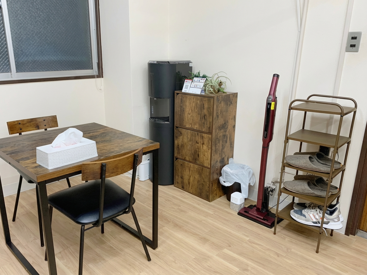 Enhance_the_overall_brightness_and_clarity_of_the_-1765257228668