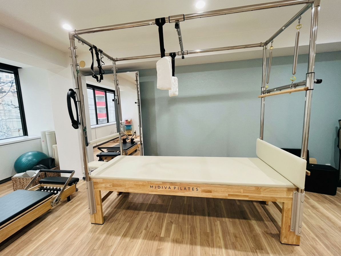 Enhance_the_overall_brightness_and_clarity_of_the_-1765257642529