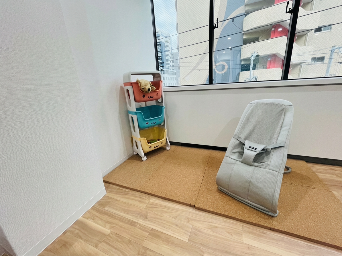 Enhance_the_overall_brightness_and_clarity_of_the_-1765257825547