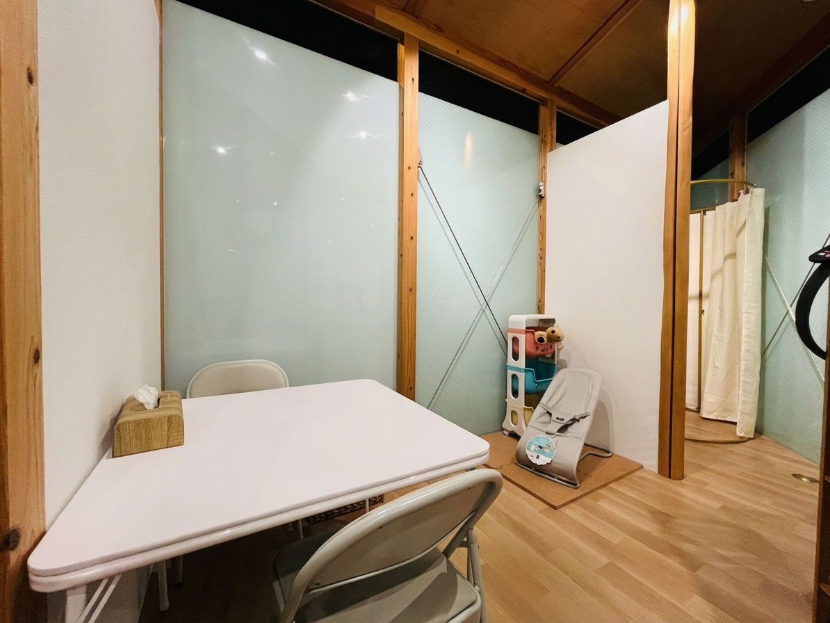 Enhance_the_overall_brightness_and_clarity_of_the_-1765349186676