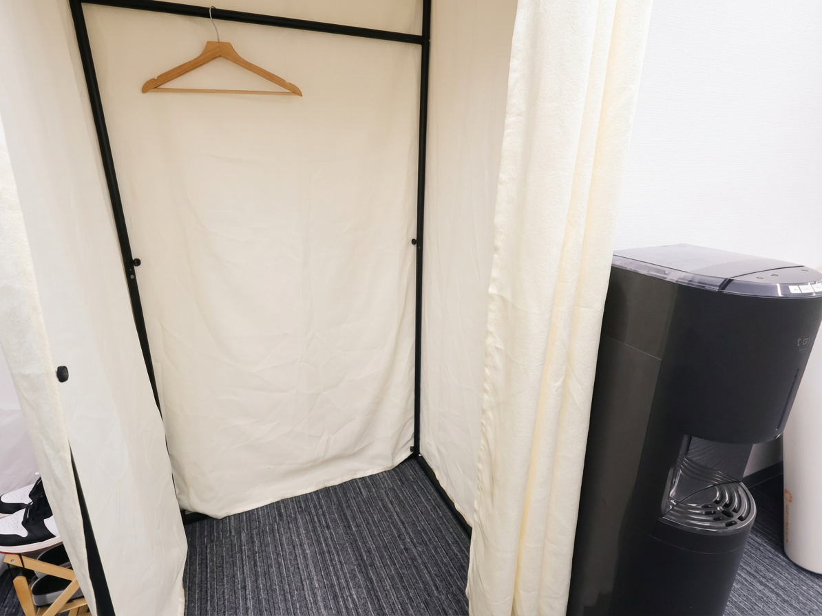 Enhance_the_overall_brightness_and_clarity_of_the_-1765435371743