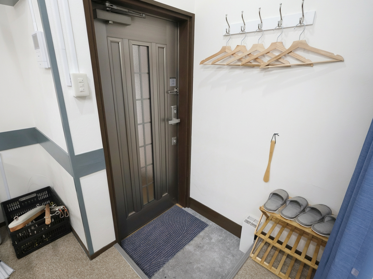 Enhance_the_overall_image_brightness_and_clarity_w-1765167284740