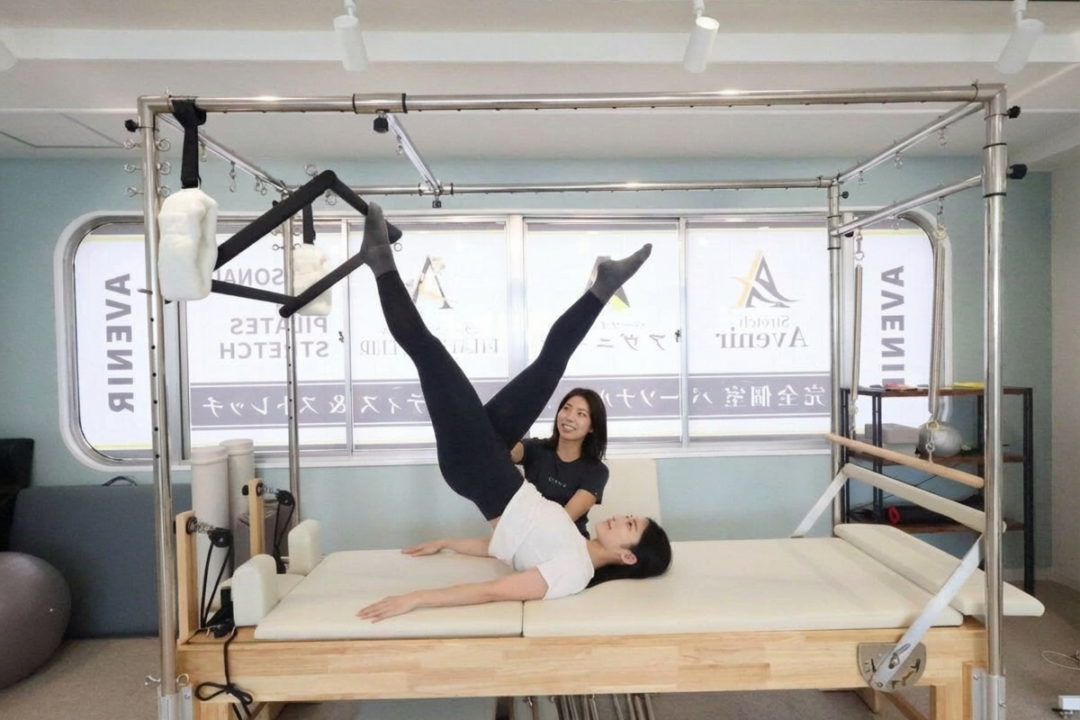 In_the_first_image_replace_the_person_occupying_t-1765071281293(3)