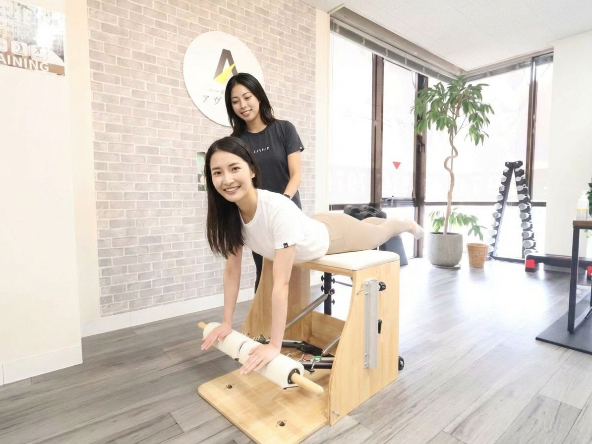 Using_Image_1_as_the_base_replace_the_face_and_ha-1765155986070