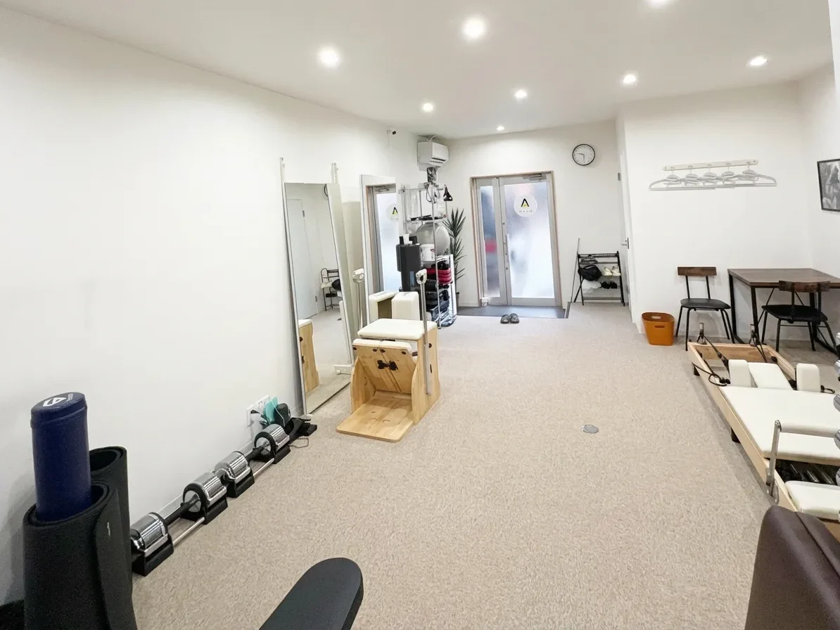 higashiosaka-hanazono-slider7618-5 ピラティスアヴニール東大阪花園店の完全個室スタジオの内観