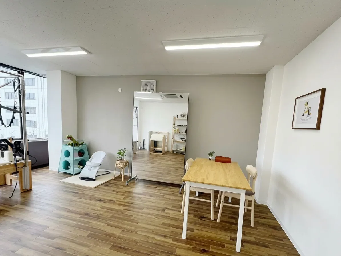ピラティスアヴニール奈良新大宮店の受付・待合スペース