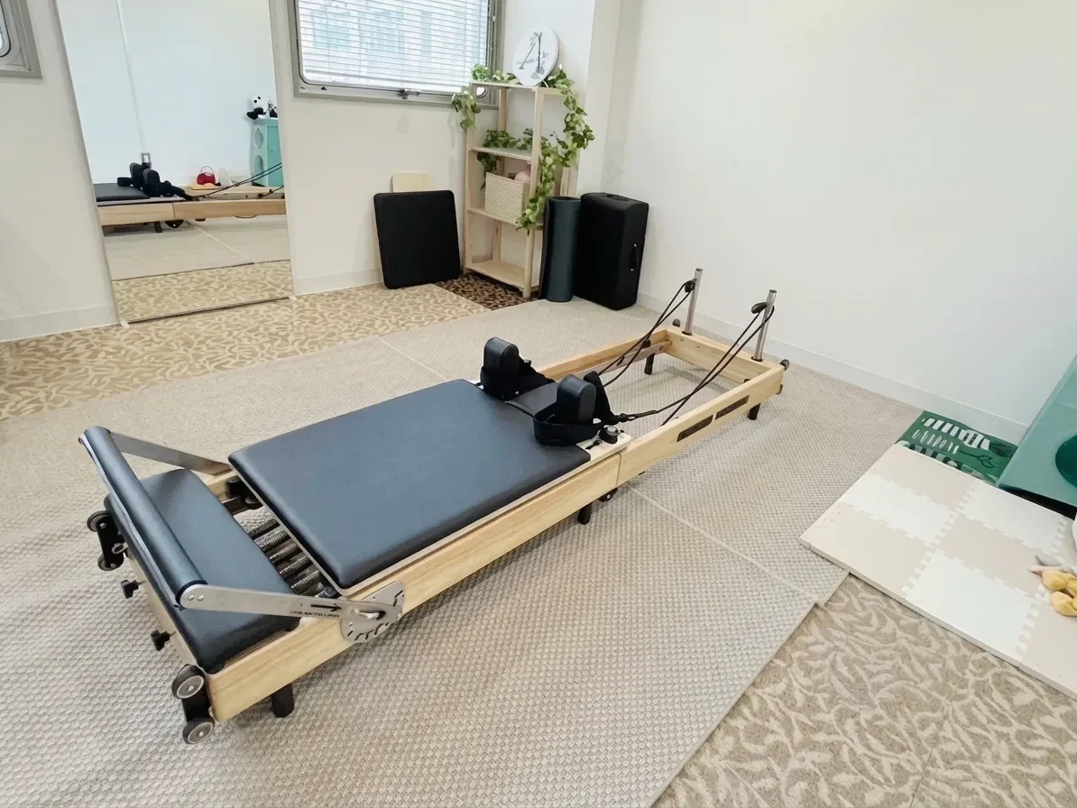 toyonaka-slider1111-9 ピラティスアヴニール豊中店の完全個室スタジオの内観
