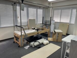 ピラティスアヴニール上本町店のスタジオ